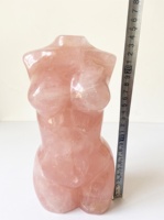 Großhandel Hochwertiger Natürlicher Rosenquarz Großer Weiblicher Torso Schnitzerei Schlanker Frauen-Göttin-Körper Modell Unregelmäßige Form Mode