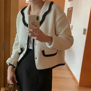 새로운 패션 부드러운 복고풍 흑백 니트웨어 긴 소매 여성용 스웨터 버튼 인형 칼라 가디건
