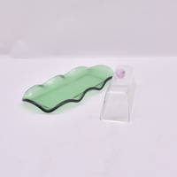 Plat à beurre en verre de couleur personnalisé populaire avec couvercle transparent Base de plaque de verre Récipient à fromage solide pour restaurant et partie