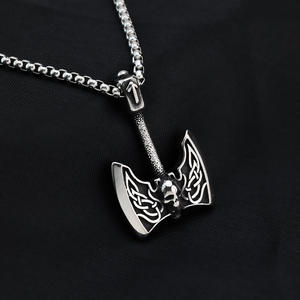 Collar con colgante de hacha vikinga de acero inoxidable para hombre, amuleto de estilo retro para ropa, regalo a juego - Product Image 1