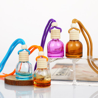Moins cher prix 10ml suspendu verre voiture diffuseur de parfum bouteille pendentif rond voiture diffuseur bouteille parfum avec fils et bouchons