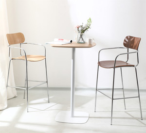 <span class=keywords><strong>Chaise</strong></span> de bar <span class=keywords><strong>avec</strong></span> accoudoirs, design nordique moderne, siège en bois, cadre métallique, pour îlot de <span class=keywords><strong>cuisine</strong></span>, vente en gros directe usine - Product Image 1
