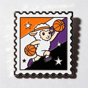 Großhandel Maßgefertigte Schaf-Stempel-Brosche Cartoon Sport Emaille-Abzeichen Skateboard Basketball Laufen Radfahren Tennis Vergoldet - Product Image 2