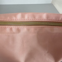 Pochette de maquillage en chenille avec lettres, jolie pochette cosmétique rose avec garniture et fermeture éclair dorées pour femmes, idéale pour les voyages