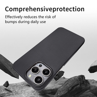Étui de téléphone antichoc adapté aux modèles 13 14 Pro et 13 14 Pro Max. Housse de protection en fibre de carbone mignonne, fine, légère et douce