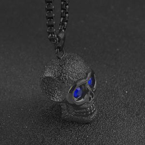 Collar con Colgante de Cabeza de Esqueleto con Cuentas Azules de Acero Inoxidable Chapado en Titanio para Hombre, Estilo Punk Cristiano - Product Image 3