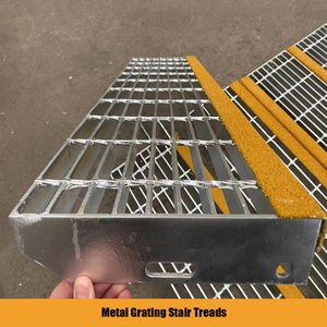 Marche d'escalier antidérapante FRP Edge pour une sécurité et un confort accrus dans les escaliers - Product Image 2