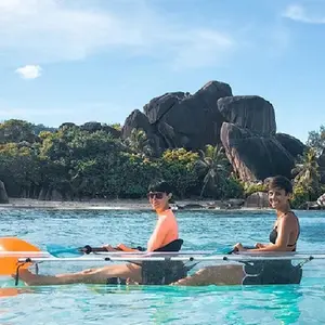 Popular design cénica piscina jogo beira-mar conjunto plástico transparente barco com remo assento policarbonato transparente barco foto cryst