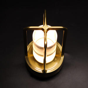 Moderne wiederauf ladbare LED-Tisch lampe aus Metall und Aluminium für das Nachtlicht am Camping im Hotel im Freien mit umwelt freundlichem Design - Product Image 3