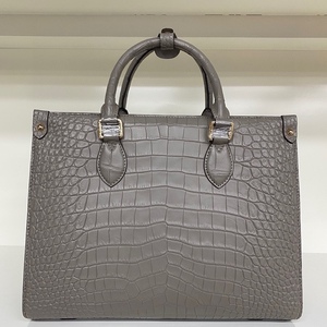 Bolso Tote de Piel de Cocodrilo Genuina – Bolso de Diseño de Lujo con Versatilidad para Llevar al Hombro - Product Image 1