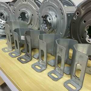 Soporte de <span class=keywords><strong>eje</strong></span> ajustable para puerta enrollable, hierro galvanizado de alta calidad - Product Image 6