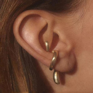 Boucles d'oreilles minimaliste en plaqué or 18 carats irrégulières torsadées pour femmes Boucles d'oreilles géométriques en acier inoxydable imperméables pour femmes - Product Image 2