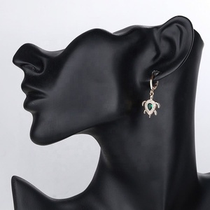Parure de bijoux fantaisie en gros : boucles d'oreilles et colliers plaqués or 18 carats avec zircon en forme de tortue mignonne pour femmes - Product Image 4