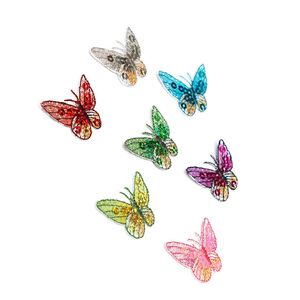 Diseño de moda Lentejuelas brillantes Parches de mariposa PVC Bordado Decoraciones de prendas de vestir para mujeres en formas de corazón de flores redondas - Product Image 3