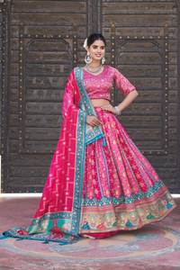 Lehenga de créateur lourd de luxe pour femmes avec chemisier et Dupatta Collection de mariage indien traditionnel Tenue de fête ethnique - Product Image 3