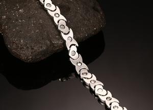 Pulsera de Energía de Acero Inoxidable con Corazón Sólido Plateado y Dorado con Logotipo ECAMAZ, con Chapado en Oro de 24K Personalizado, Unisex, para el Cuidado de la Salud y Adelgazamiento - Product Image 6