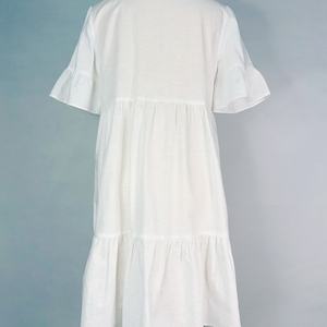 ชุดเดรสปักลายแฟชั่นใหม่สำหรับผู้หญิง OEM สไตล์สดใสหวานแหวว แขนสั้น ทรงหลวม - Product Image 3