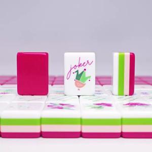 Jeu de tuiles de mahjong américain personnalisé, de luxe, rose rouge, en acrylique à 4 couches, gravé, durable, écologique, moderne et portable - Product Image 1