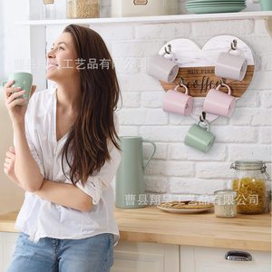 Support mural pour tasses en forme de cœur en bois, organisateur de tasses à café en bois massif pour le rangement de la cuisine - Product Image 1