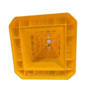 مخروط مرور مربع أصفر ساطع، لافتة تحذير بلاستيكية 'ممنوع الوقوف' و'التنبيه: الأرضية رطبة'، مخاريط تحذير مربعة صفراء - Product Image 4