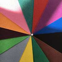 Weißer Nadelfilz-Hochzeitsteppich Vliesstoff Outdoor Roter Teppich Wand-zu-Wand-Bodenbelag für Heimpartys & Ausstellungen