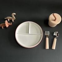 Manchon en silicone pour protéger les compartiments divisés en céramique dure et solide Nouvelle assiette en céramique pour bébé avec grande aspiration