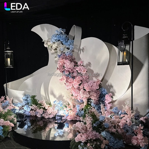 Arco de Acrílico con Flores Artificiales LEDA, Decoración para Eventos, Fiestas y Escenarios, Ideal para Bodas - Product Image 3
