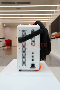 Détachant de <span class=keywords><strong>peinture</strong></span> et de rouille au laser <span class=keywords><strong>puissant</strong></span> et portable de 500 W, avec valise à roulettes de 28 kg, idéal pour les applications de maintenance intensives - Product Image 3