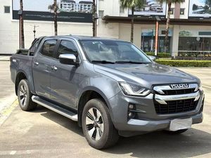 Prix de Gros 2021 Voitures d'Occasion <span class=keywords><strong>Isuzu</strong></span> D-MAX 1.9T Diesel 4x4 Automatique V-CROSS Pick-up pour l'Exportation Faible Kilométrage Sans Accident - Product Image 3