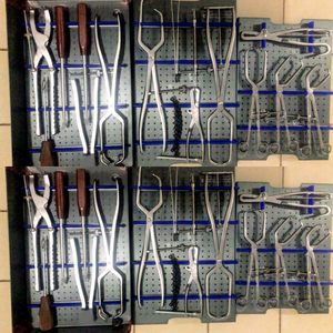 Ensemble complet d'instruments chirurgicaux professionnels pour interventions pelviennes, pour des procédures chirurgicales complètes et des applications opératoires de précision - Product Image 1
