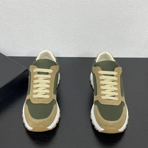 Chaussures de sport pour hommes avec logo triangulaire personnalisé par un designer, style tendance, lacets en cuir, confortables, en mesh, antidérapantes - Product Image 2