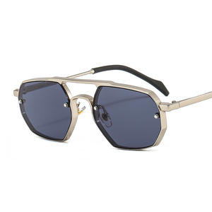 <span class=keywords><strong>2022</strong></span> Vintage Polygon Steampunk Gafas de Sol <span class=keywords><strong>para</strong></span> hombres y mujeres <span class=keywords><strong>Lentes</strong></span> modernas UV400 Gafas de sol con marco de metal irregular - Product Image 3