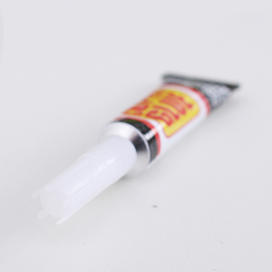 Nuevo Adhesivo Líquido Transparente Autoadhesivo, Resistente al Agua y al Calor, Super Pegamento en Botella de Plástico de 3g/2.5g/2g/1.5g - Product Image 6