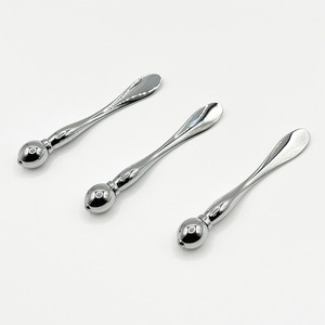 Cucchiaio in Lega di Zinco DIY per Massaggio Occhi e Viso, Modello 039, Doppio Uso - Product Image 1