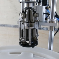 Machine de capsulage rotative entièrement automatique à tête unique |   Capsuleuse en aluminium pour bouteilles de spiritueux et d'huiles essentielles en verre