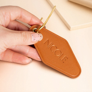 Nhà Sản Xuất Bán Buôn Số Lượng Lớn Tùy Chỉnh Lá Chắn PU Da Móc Chìa Khóa <span class=keywords><strong>Keyring</strong></span> Trống Biểu Tượng Bằng Laser Kim Loại Da Keychain - Product Image 3