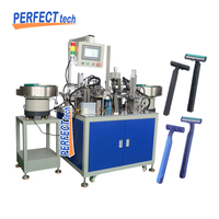 Machine de production et d'assemblage automatique de lames de rasoir jetables