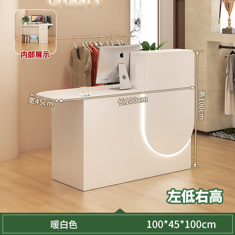 Droit, haut, avec lumière ambiante blanc chaud, 100 cm.