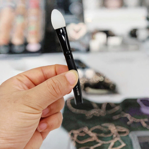 Wood Handle Silicone Glitter Cream Eyeshadow Applicator Brow Lamination Brush for <b>Eye</b> Makeup - Product Image 2