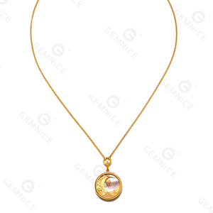 Collar <span class=keywords><strong>de</strong></span> latón Gemnel chapado en oro <span class=keywords><strong>de</strong></span> 18 quilates con colgante versátil <span class=keywords><strong>de</strong></span> nácar Celestial Walking Dreams para mujer - Product Image 4