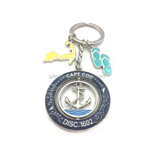 Nouveauté Porte-clés en émail coloré avec silhouette de la skyline de Boston, placage métallique noir, souvenir de voyage, cadeau pour les amateurs de la ville - Product Image 4