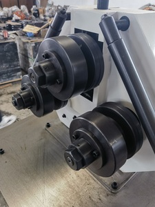 Machine à cintrer les tubes ronds multifonctionnelle semi-automatique VEKTOR avec moteur de 1,1 kW pour l'aluminium et l'acier inoxydable - Product Image 2