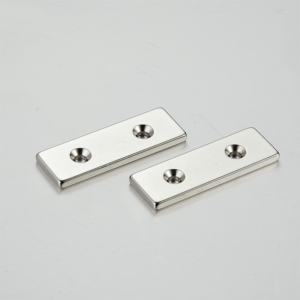 Imanes de neodimio con orificio para tornillo Bloque cuadrado Base magnética redonda Csk Imán plano con orificios avellanados - Product Image 4