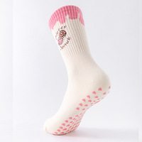 Chaussettes de Pilates en coton rose de qualité supérieure avec broderie de donuts, antidérapantes, personnalisées, pour femmes