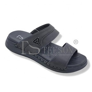 Venta al por mayor Arabia Saudita Oriente Medio niños antideslizante Flip Flop Pu zapatillas al aire libre Casual playa niños árabe sandalias - Product Image 1