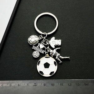 Porte-clés en alliage de zinc argenté antique avec maillot de footballeur n°9, idéal pour les accessoires – Vente chaude - Product Image 1