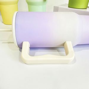 Gobelet isotherme Trek de 40 oz, vierge pour sublimation, couleurs dégradées, avec poignée et couvercles - Product Image 4