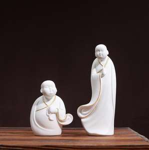 รูปพระสงฆ์เซรามิก งานฝีมือสร้างสรรค์ พอร์ซเลนสีขาว ทาสีพระสงฆ์หนุ่ม ของตกแต่งสไตล์เซน พระนักบวชตัวน้อยน่ารัก - Product Image 6