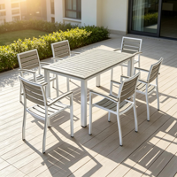 Ensemble de salle à manger d'extérieur 7 pièces : 1 table, 6 chaises empilables en aluminium, table aspect bois avec trou pour parasol, mobilier de jardin