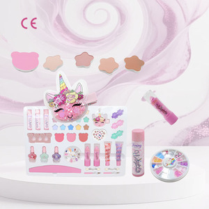 Vente en gros <span class=keywords><strong>de</strong></span> kit <span class=keywords><strong>de</strong></span> cosmétiques portables lavables non toxiques Little Horse avec logo personnalisé/étiquetage <span class=keywords><strong>de</strong></span> motifs kits <span class=keywords><strong>de</strong></span> <span class=keywords><strong>maquillage</strong></span> <span class=keywords><strong>pour</strong></span> filles - Product Image 4